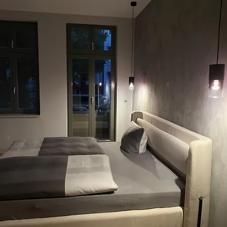 Premium In Stadtfeld Ost Mit 2 Schlafzimmern & Stellplatz Magdebourg