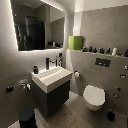 Apartment Premium In Stadtfeld Ost Mit 2 Schlafzimmern & Stellplatz