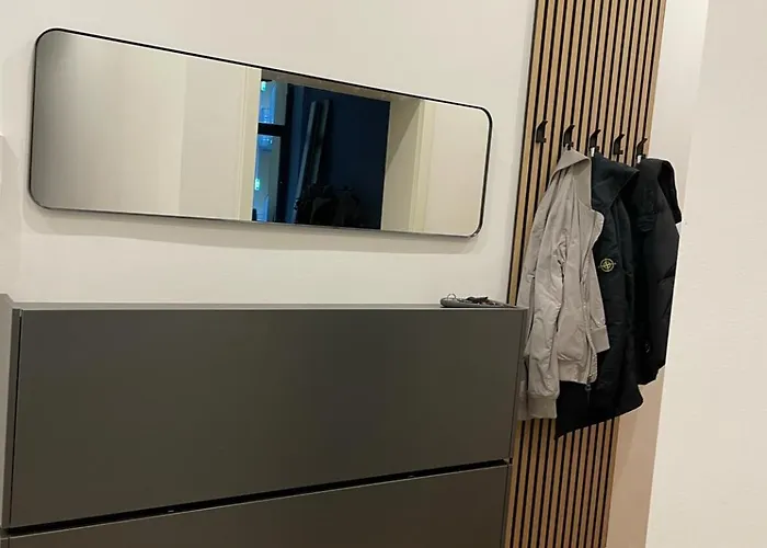 Premium In Stadtfeld Ost Mit 2 Schlafzimmern & Stellplatz