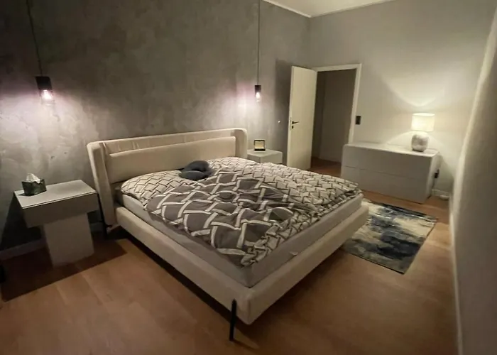 Apartment Premium In Stadtfeld Ost Mit 2 Schlafzimmern & Stellplatz *