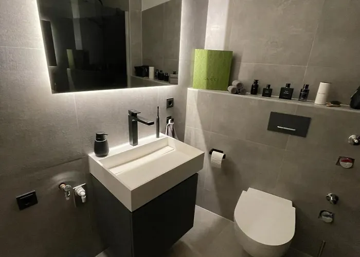 Apartment Premium In Stadtfeld Ost Mit 2 Schlafzimmern & Stellplatz