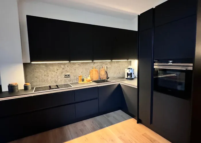 Apartment Premium In Stadtfeld Ost Mit 2 Schlafzimmern & Stellplatz *