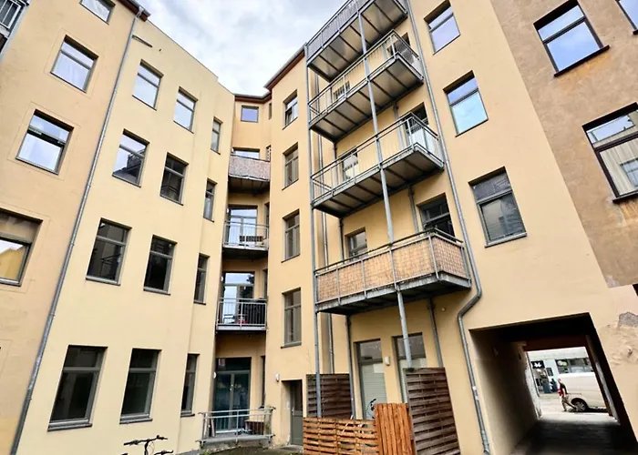 Apartment Premium In Stadtfeld Ost Mit 2 Schlafzimmern & Stellplatz *