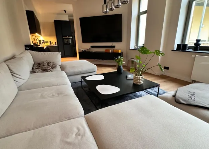Apartment Premium In Stadtfeld Ost Mit 2 Schlafzimmern & Stellplatz